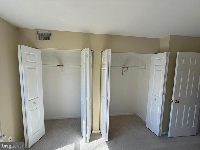 Building Photo - 5866 Orchard Hill Ct