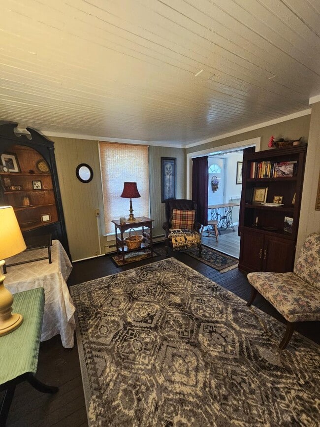 Building Photo - 3 Laurel St