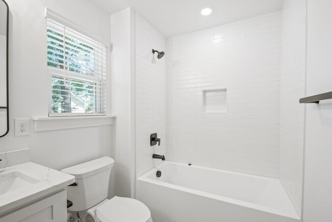 Building Photo - Bright & Modern New Construction Townhome ...
