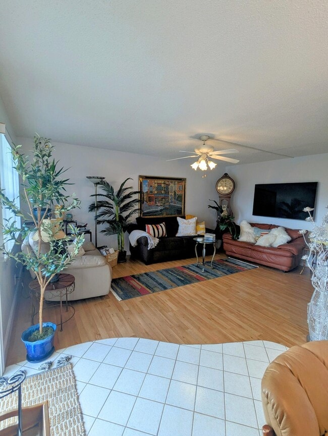 Building Photo - 212 Northampton K