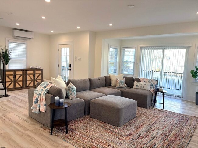 Building Photo - 6 N Jasper Ave