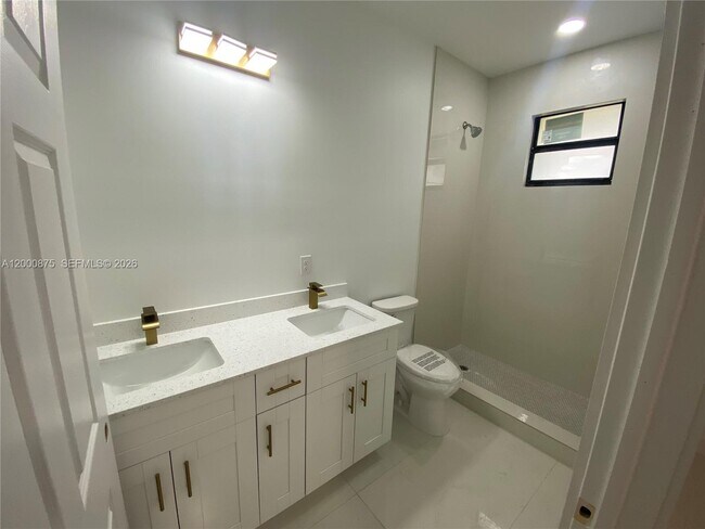 Building Photo - 1851 Wilmington St