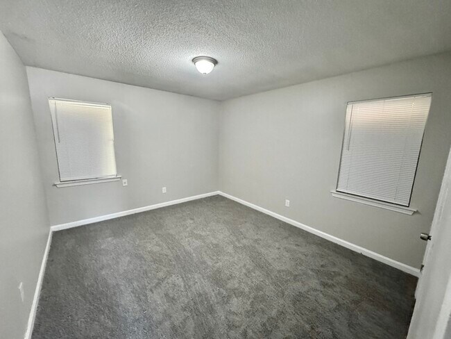 Building Photo - 5378 Beaverton Cove