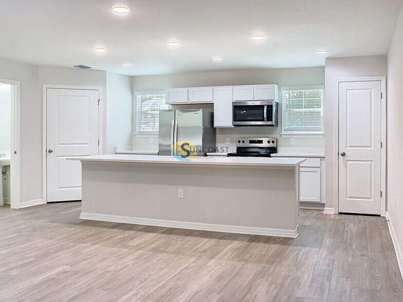 Building Photo - 3821 SW 43rd Ct