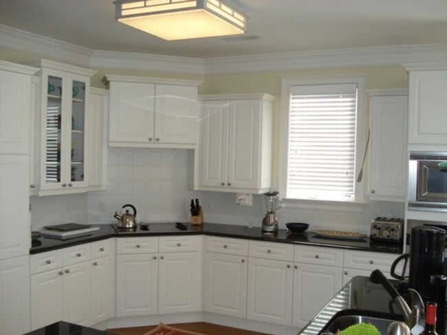 Building Photo - 4B Channel Ave