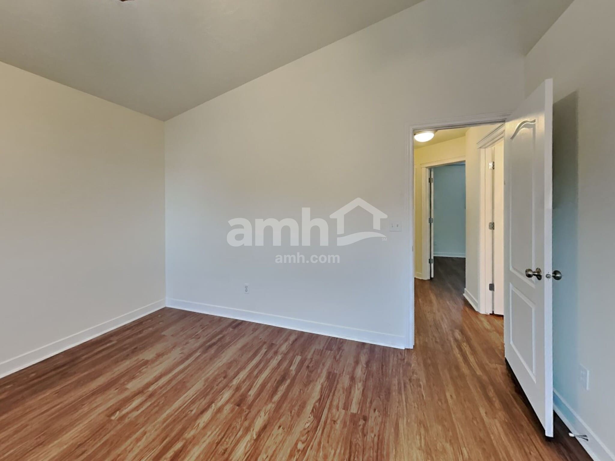 Building Photo - 1315 W Verbena Dr