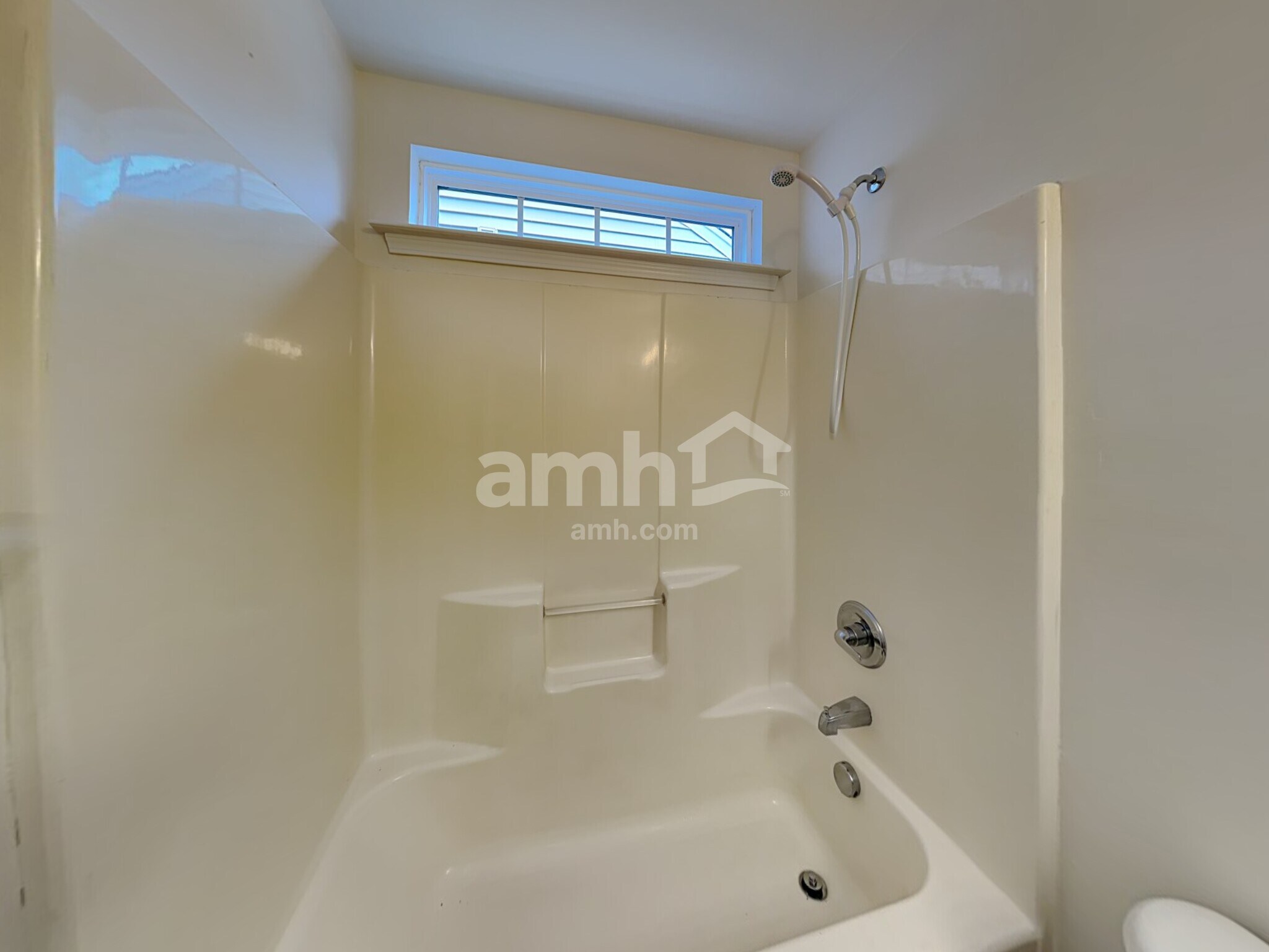 Building Photo - 5116 Abercromby St