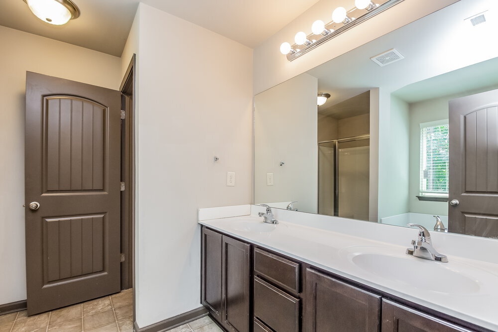 Building Photo - 611 Sweet Ashley Way
