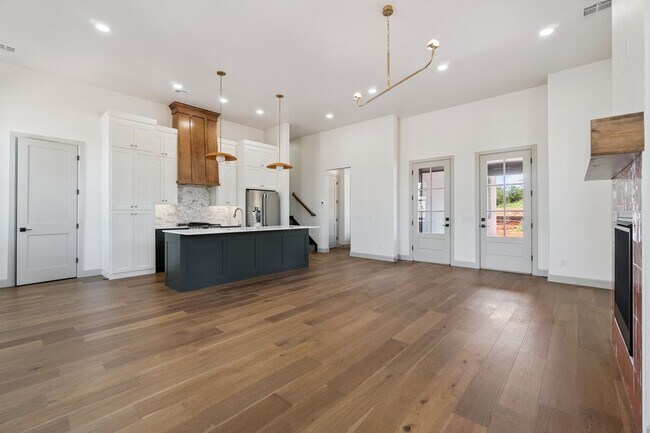 Building Photo - Natural Soul, Modern Flow, Your Boho Escape Awaits!