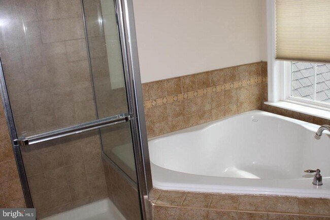 Building Photo - 41833 Bristow Manor Dr