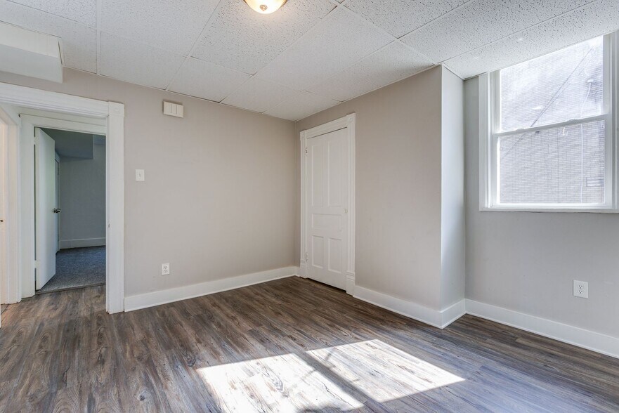 Building Photo - 2641 S 18th St