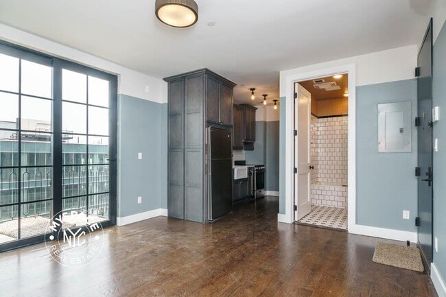 Primary Photo - 187 Kent Ave