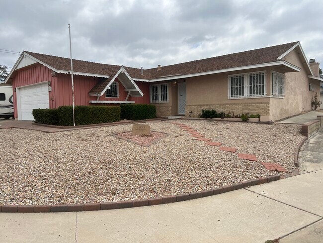 Building Photo - 4053 Mt Barnard Ave