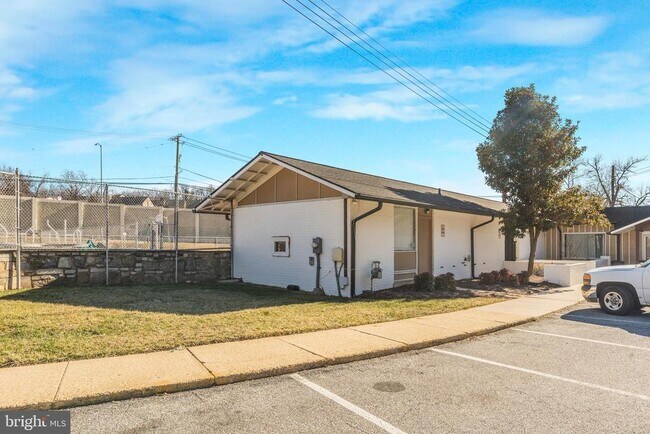 Building Photo - 522 Wilson Bridge Dr