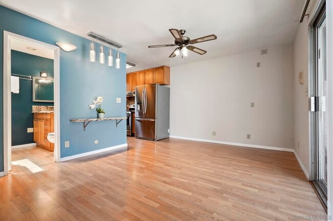 Building Photo - 643 Nautilus St