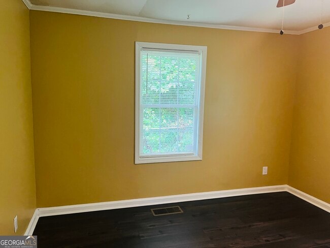 Building Photo - 3402 Old Fairburn Rd