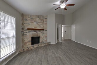 Building Photo - 7811 Bluff Trail Dr