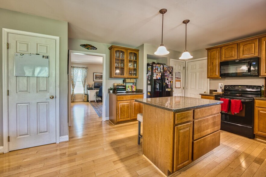 Building Photo - 930 Kimberly Way