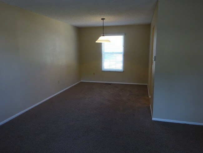 Building Photo - 7047 S Fairfax St