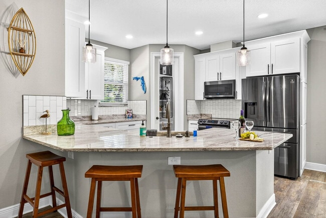 Building Photo - 1826 Beachway Ln