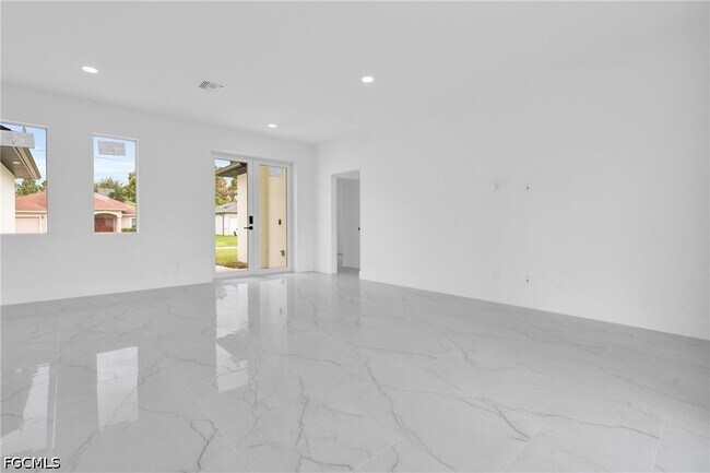 Building Photo - 2614 19th St W