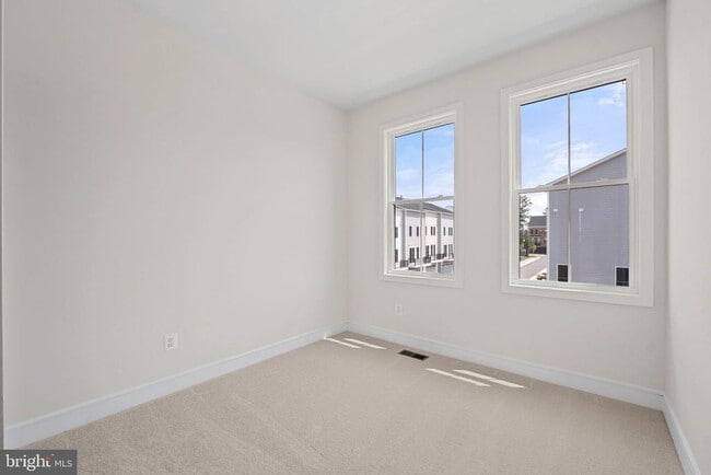 Building Photo - 42100 Picasso Sq