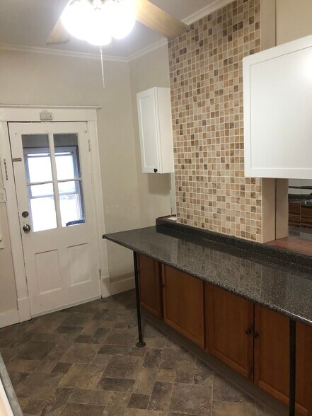 Primary Photo - 255 Manning Blvd