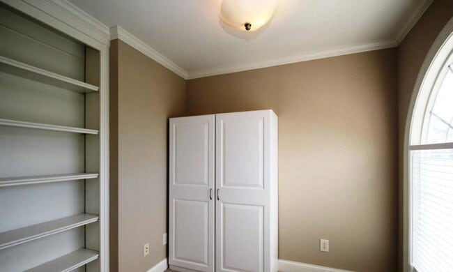 Building Photo - Coming Soon! Location! Location! Beautiful townhouse in a quiet neighborhood in West Cary off of ...