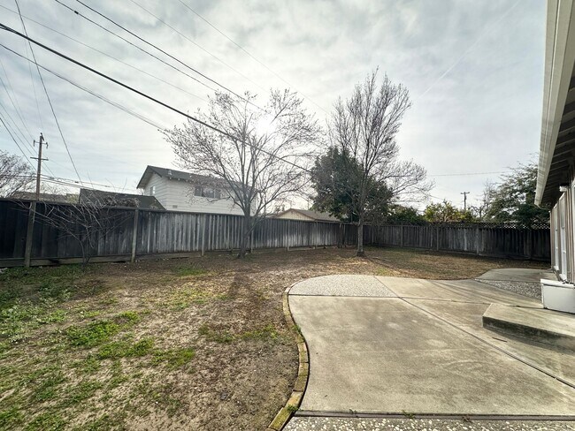 Building Photo - 3 Bed 2 Bath Home in Cupertino! Great Location and Schools!