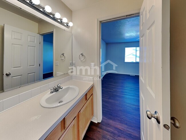 Building Photo - 3342 W Wave Dr