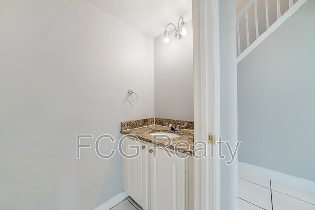 Building Photo - 3170 Santa Cruz Dr