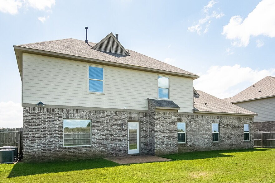 Building Photo - 185 Cypress Point Rd