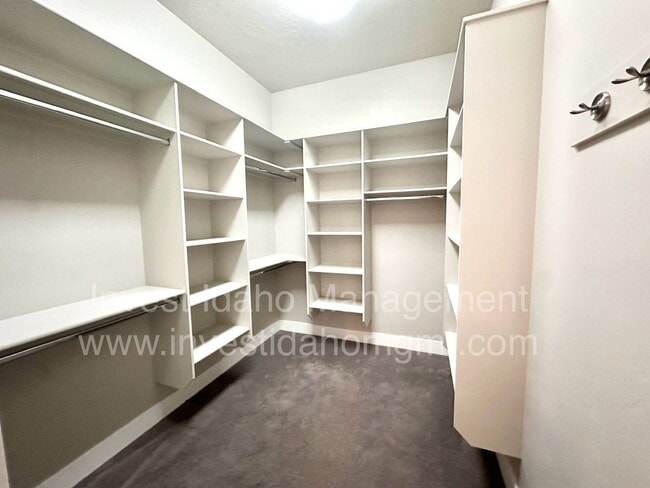 Building Photo - Rarely available in the most preferred River District! Available June 2026