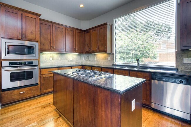 Building Photo - 6909 Staffordshire