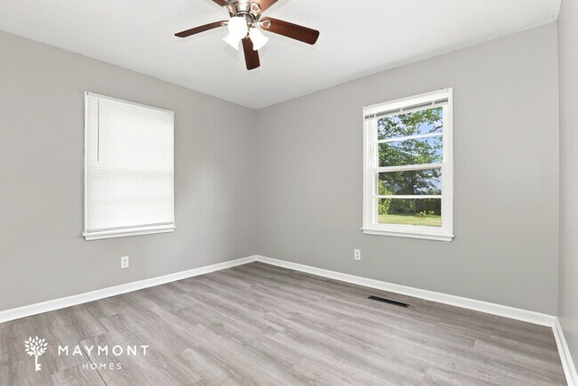 Building Photo - 4931 Fairfield Cir