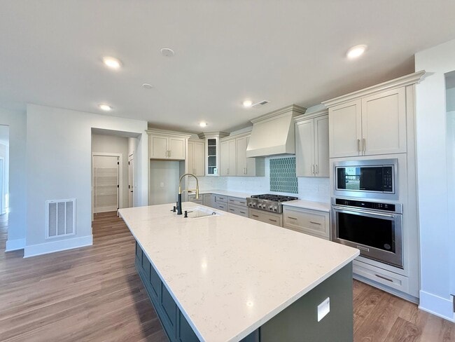 Building Photo - Newly Built 5BD, 4.5BA Knightdale Home wit...