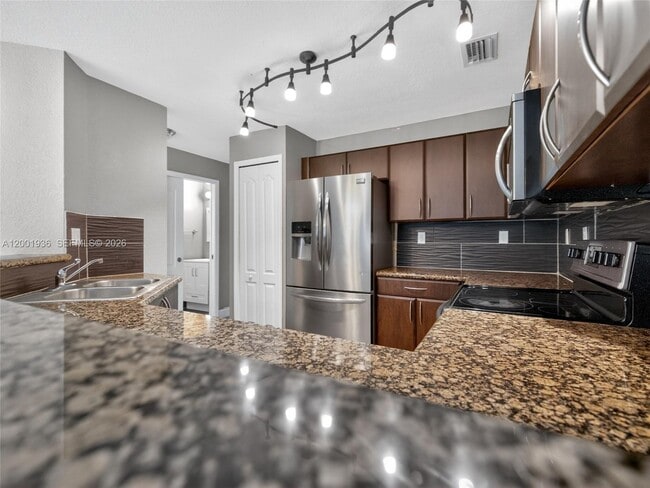 Building Photo - 3004 SW 129th Way