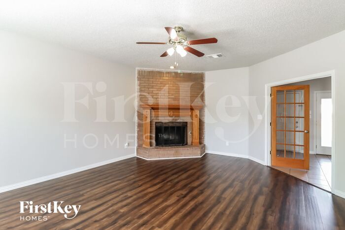 Building Photo - 205 Cedar Ridge Dr