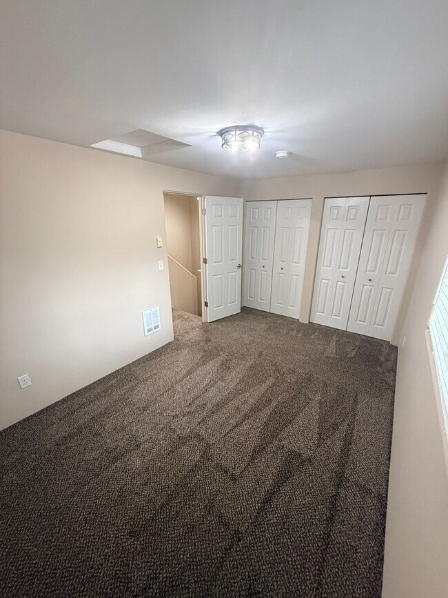 Building Photo - 870 Spurlock St