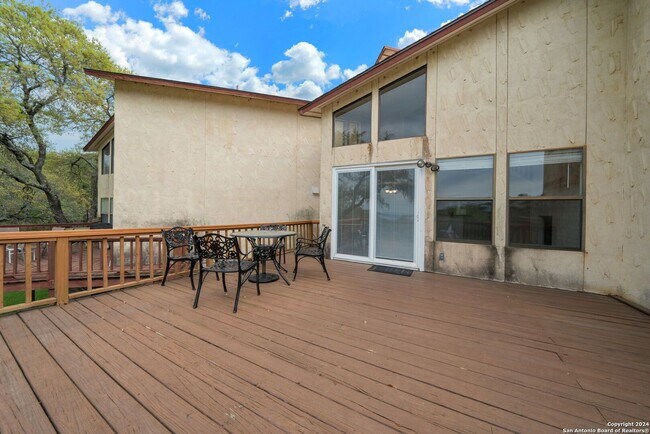 Building Photo - Hill Country Retreat