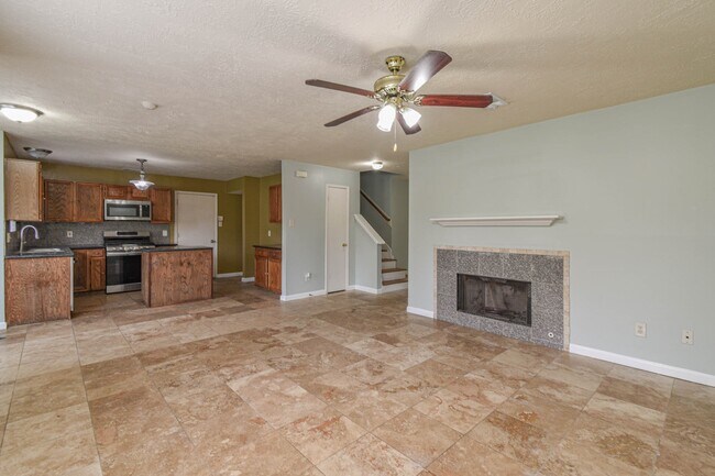 Building Photo - 16818 Parliament St