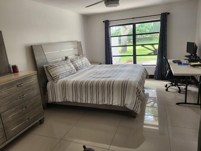 Building Photo - 12760 Spinnaker Ln