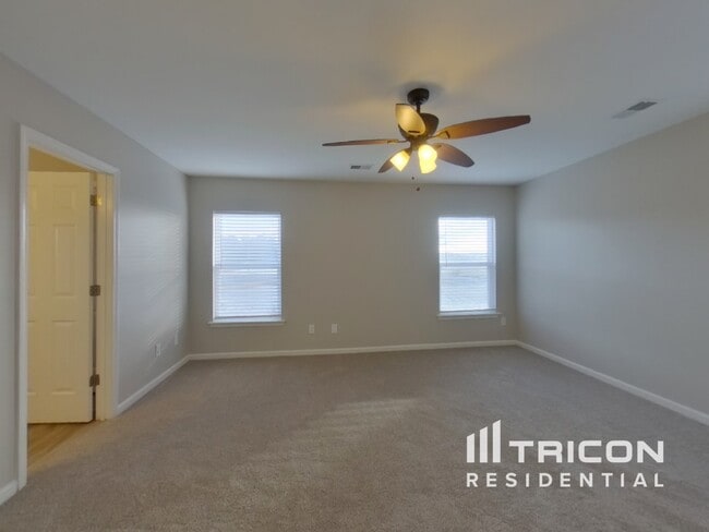 Building Photo - 379 Charter Oak Ct