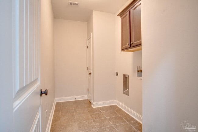 Building Photo - 4865 Spears St