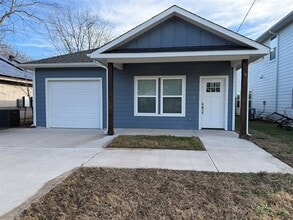 Building Photo - 405 N Andrews Ave