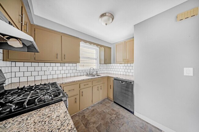 Building Photo - 420 Kipp Ave