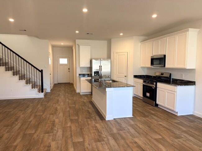 Building Photo - 8038 Marchese Dr