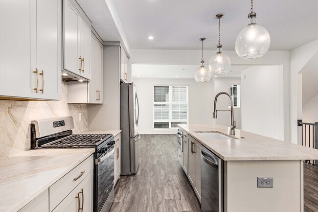 Building Photo - 1815 Gotham Ln NE