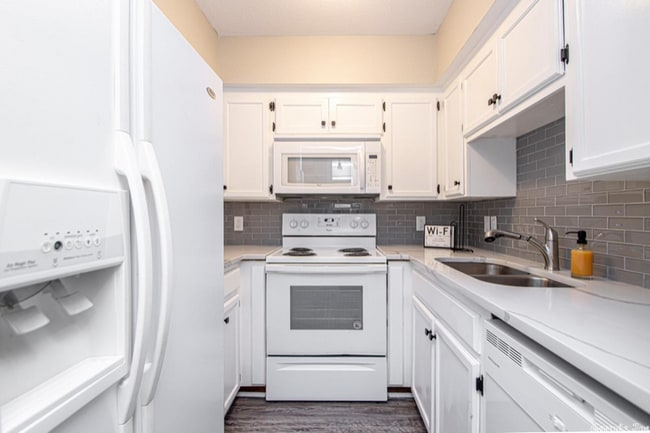 Building Photo - 203 Stearns Point