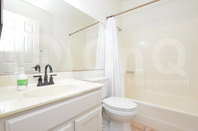 Building Photo - 6609 N 85th Dr